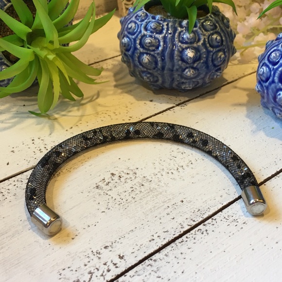 1 HP Black Mesh Bracelet with gems inside - Picture 4 of 8